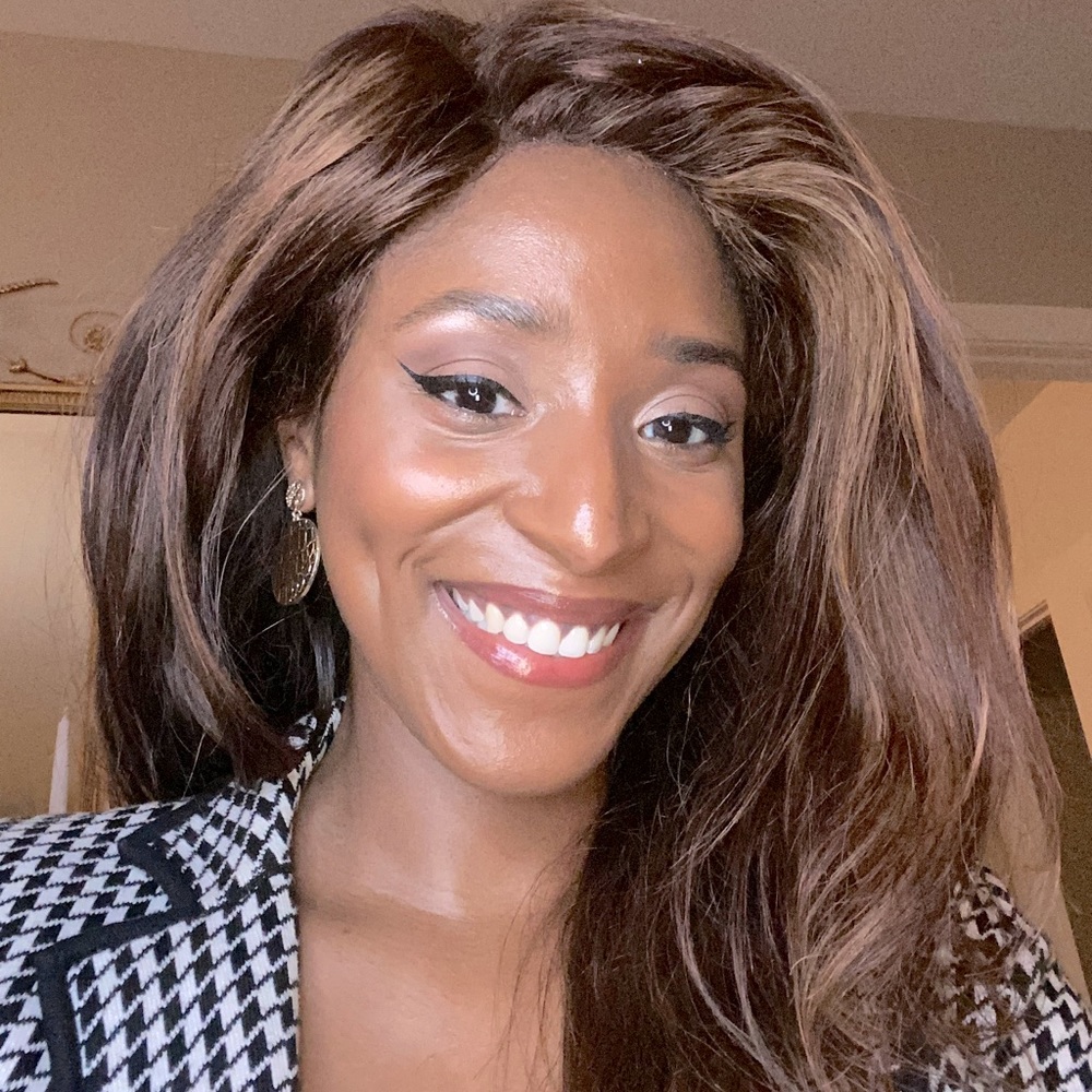 Meet your Posher, Alexis